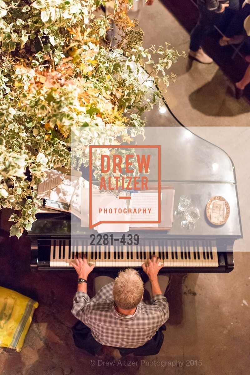 Atmosphere, J.RACHMAN FIRST LOOK AND GRAND OPENING, JONATHAN RACHMAN DESIGN. 1632C MARKET ST, November 4th, 2015,Drew Altizer, Drew Altizer Photography, full-service agency, private events, San Francisco photographer, photographer california