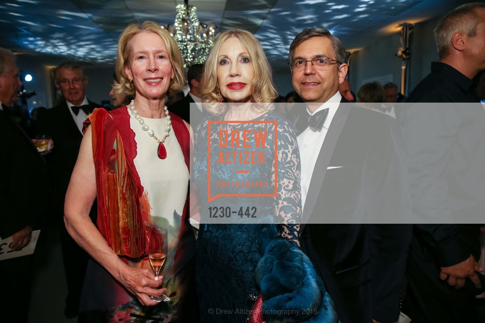 Terry Huggins, Lois de Buren, Philip de Buren, Metropolitan Club Presents THE CENTENNIAL GALA, Metropolitan Club. Metropolitan Club, . 640 Sutter Street, November 5th, 2015, Photo #1230-442 Terry Huggins, Lois de Buren, Philip de Buren, Photo #1230-442