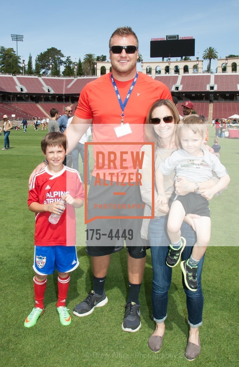 Evan Burnett, Luke Marquardt, Amy Burnett, Miles Burnett, WENDER WEIS FOUNDATION and FIT KIDS Present Children's Champions, US, May 3rd, 2014, Photo #175-4449 Evan Burnett, Luke Marquardt, Amy Burnett, Miles Burnett, Photo #175-4449