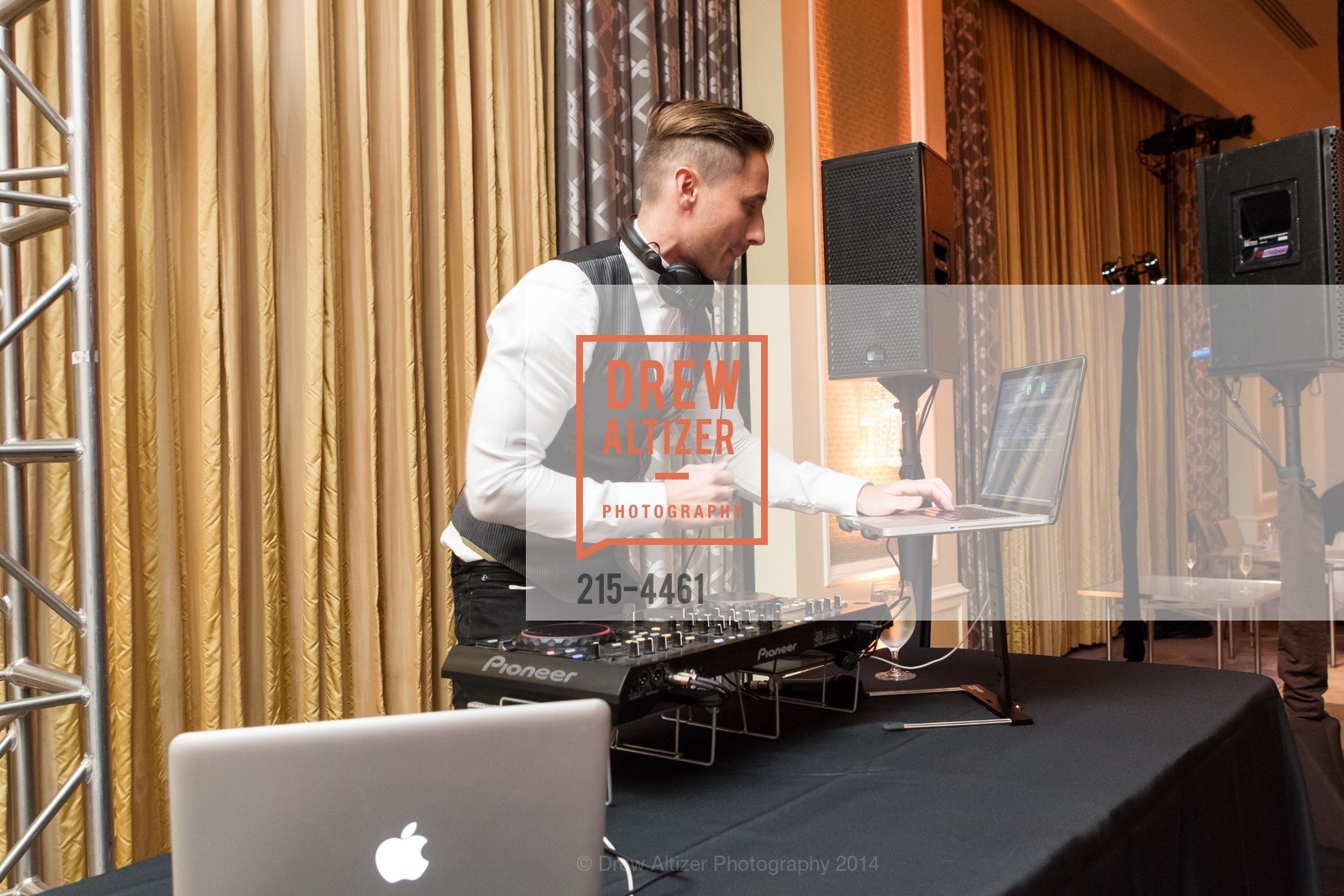 dj-at-sf-ballet-school-student-showcase1