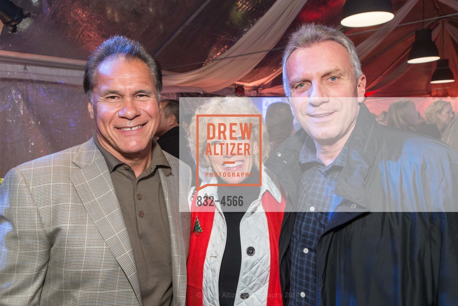 Jim Plunkett, Gerry Plunkett, Joe Montana, PHILLIP PHILLIPS Performance at 555 Tree Lighting Ceremony, US, December 3rd, 2014, Photo #832-4566 Jim Plunkett, Gerry Plunkett, Joe Montana, Photo #832-4566