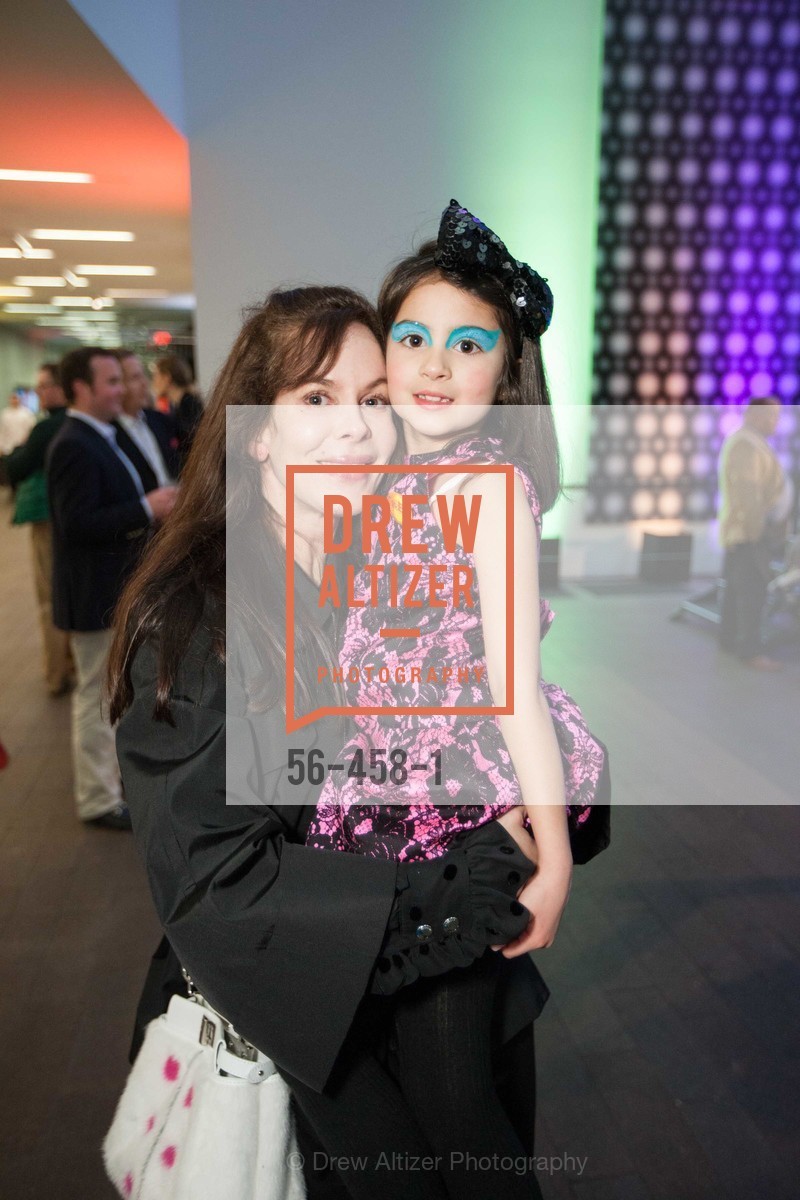 Stephanie Ejabat, Carissa Ejabat, DE YOUNGSTERS A Bigger Family Party, US. US, January 10th, 2014,Drew Altizer, Drew Altizer Photography, full-service event agency, private events, San Francisco photographer, photographer California