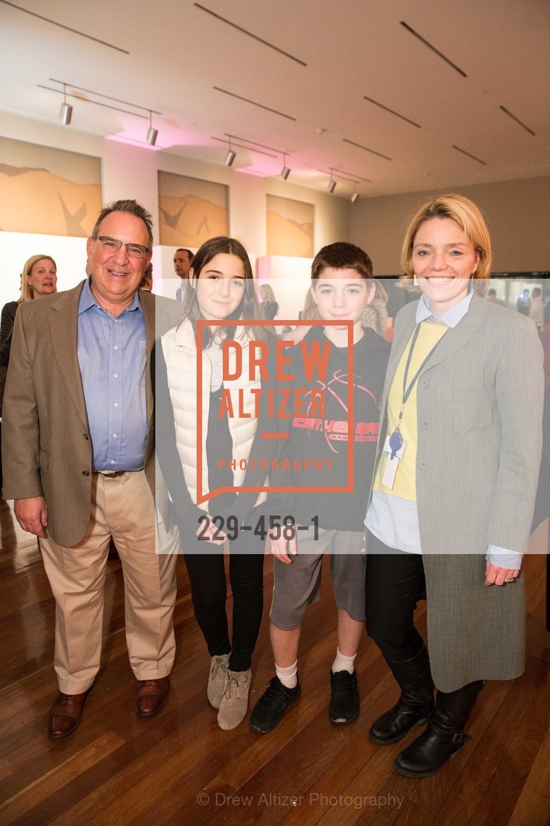 Keith Tuozzolo, Ryan Tuozzolo, Maxwell Tuozzolo, Sheila Pressley, DE YOUNGSTERS A Bigger Family Party, US. US, January 10th, 2014