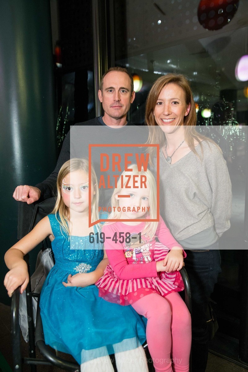 Ava Bond, Vivienne Bond, Ron Bond, Ashley Bond, DE YOUNGSTERS A Bigger Family Party, US. US, . US, Photo #619-458-1 Ava Bond, Vivienne Bond, Ron Bond, Ashley Bond, Photo #619-458-1