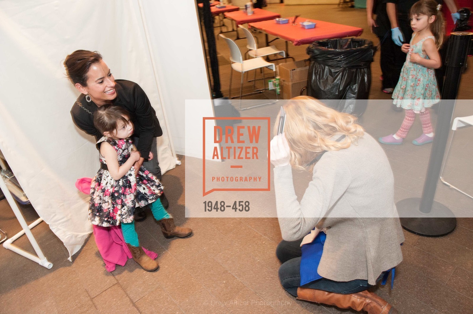Michelle Macarai, Lilla Robinson, Ashley Harris, DE YOUNGSTERS A Bigger Family Party, US. US, January 10th, 2014