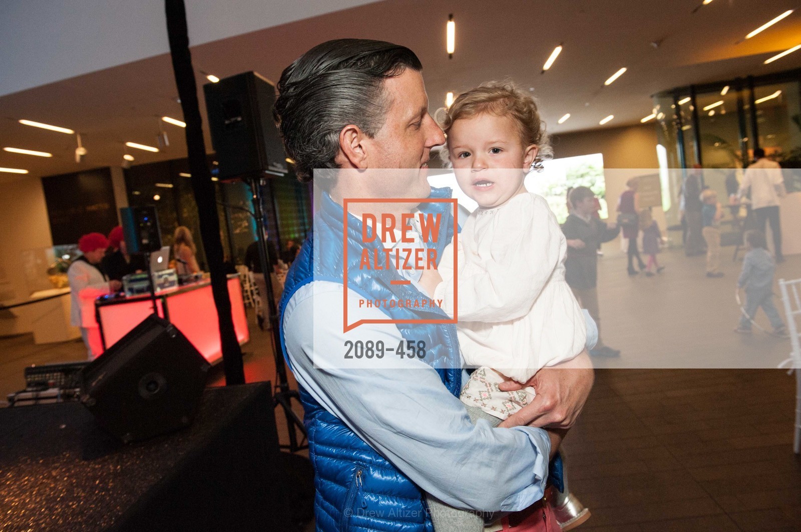 Peter Solesky, Elaine Solesky, DE YOUNGSTERS A Bigger Family Party, US. US, January 10th, 2014
