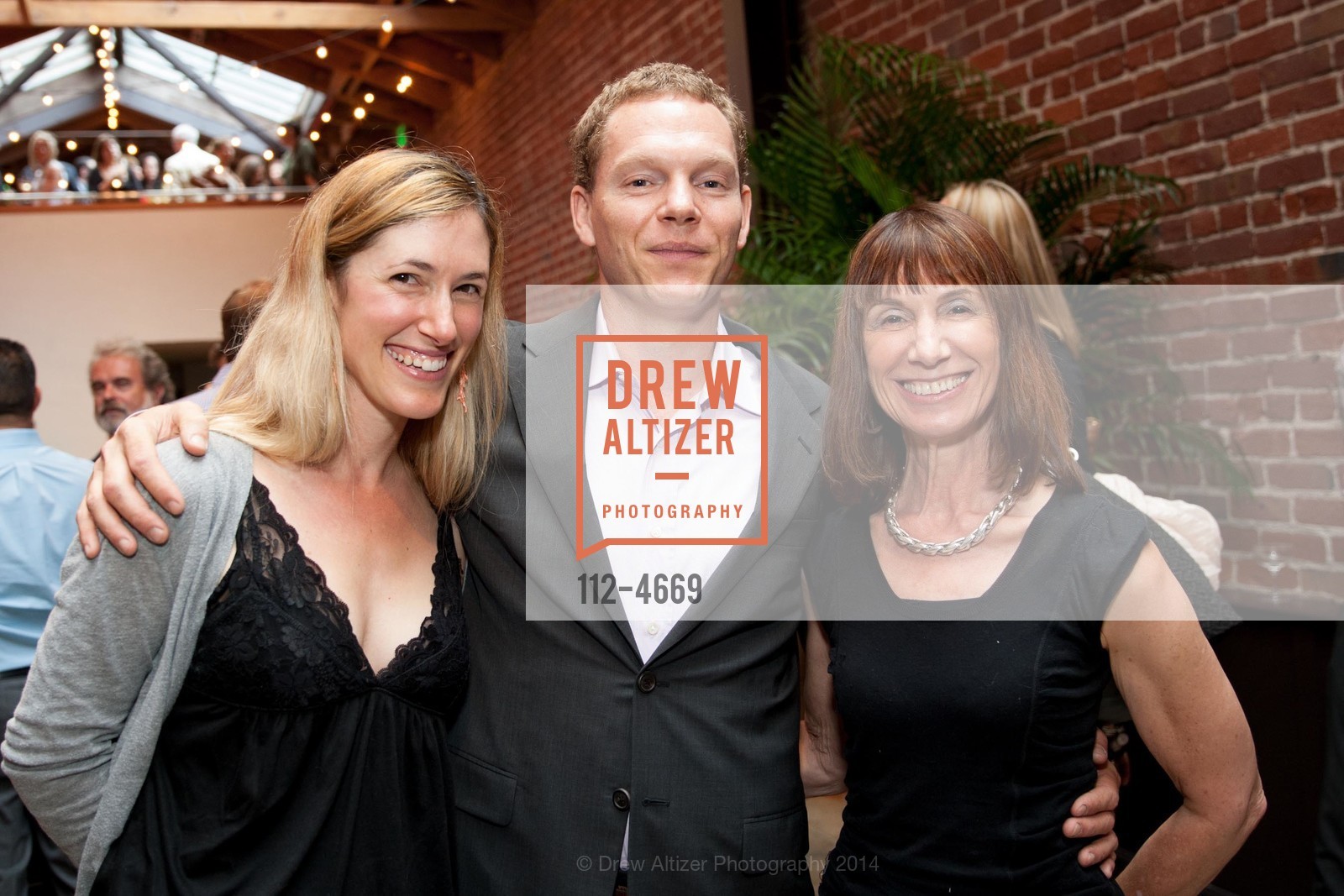 Mara Passetti, Dennis Leary, Beverly Passetti, Photo #112-4669