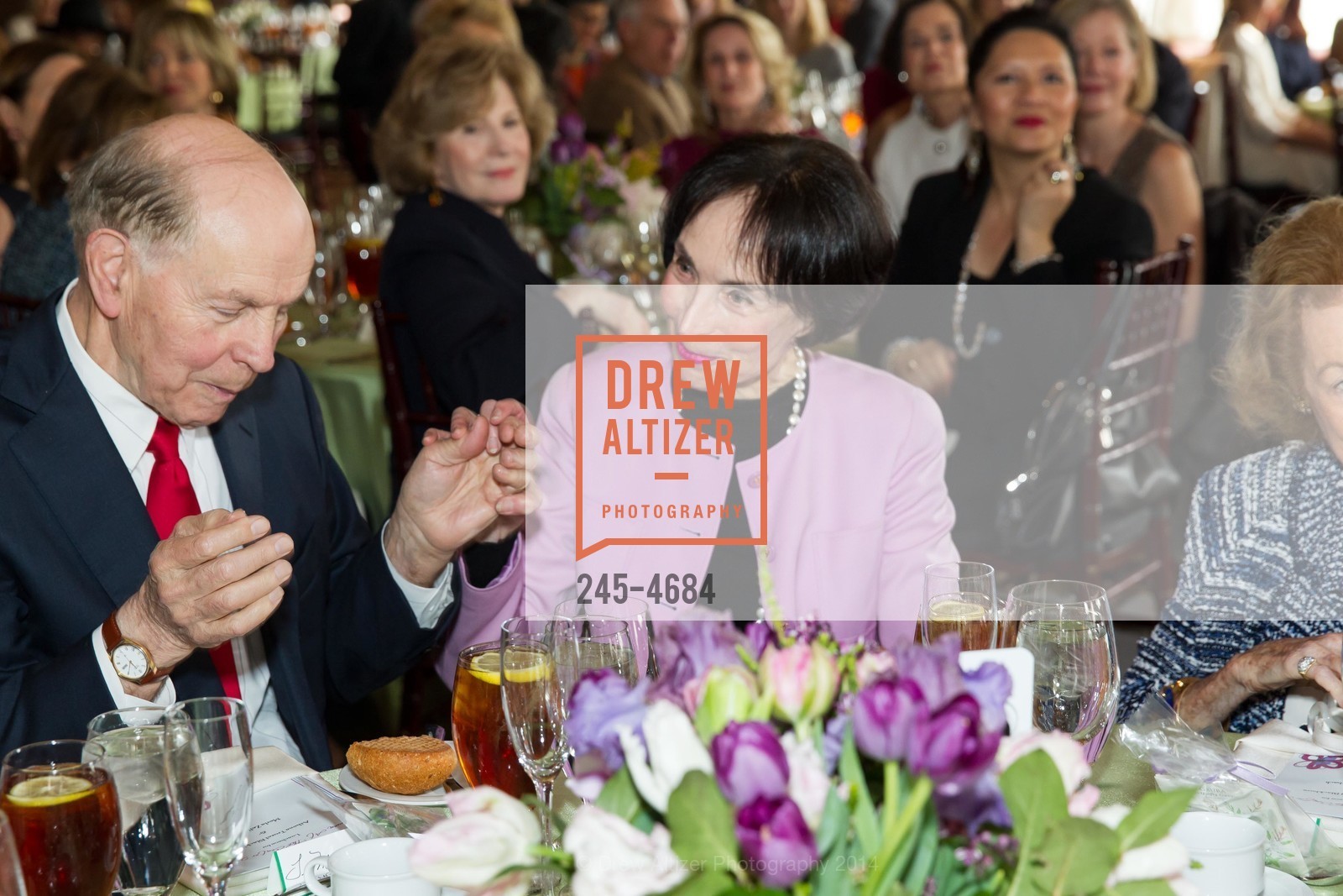 Lee Munson, Merle Zellerbach, THE JUNIOR LEAGUE OF SAN FRANCISCO Presents Women at the Center Honors, US, May 8th, 2014, Photo #245-4684 Lee Munson, Merle Zellerbach, Photo #245-4684
