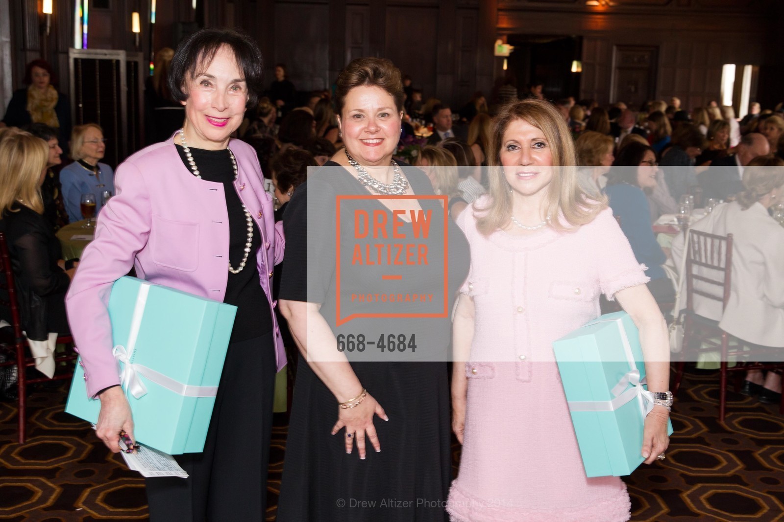 Merle Zellerbach, Tammy Braas-Hill, Athen Blackburn, Photo #668-4684