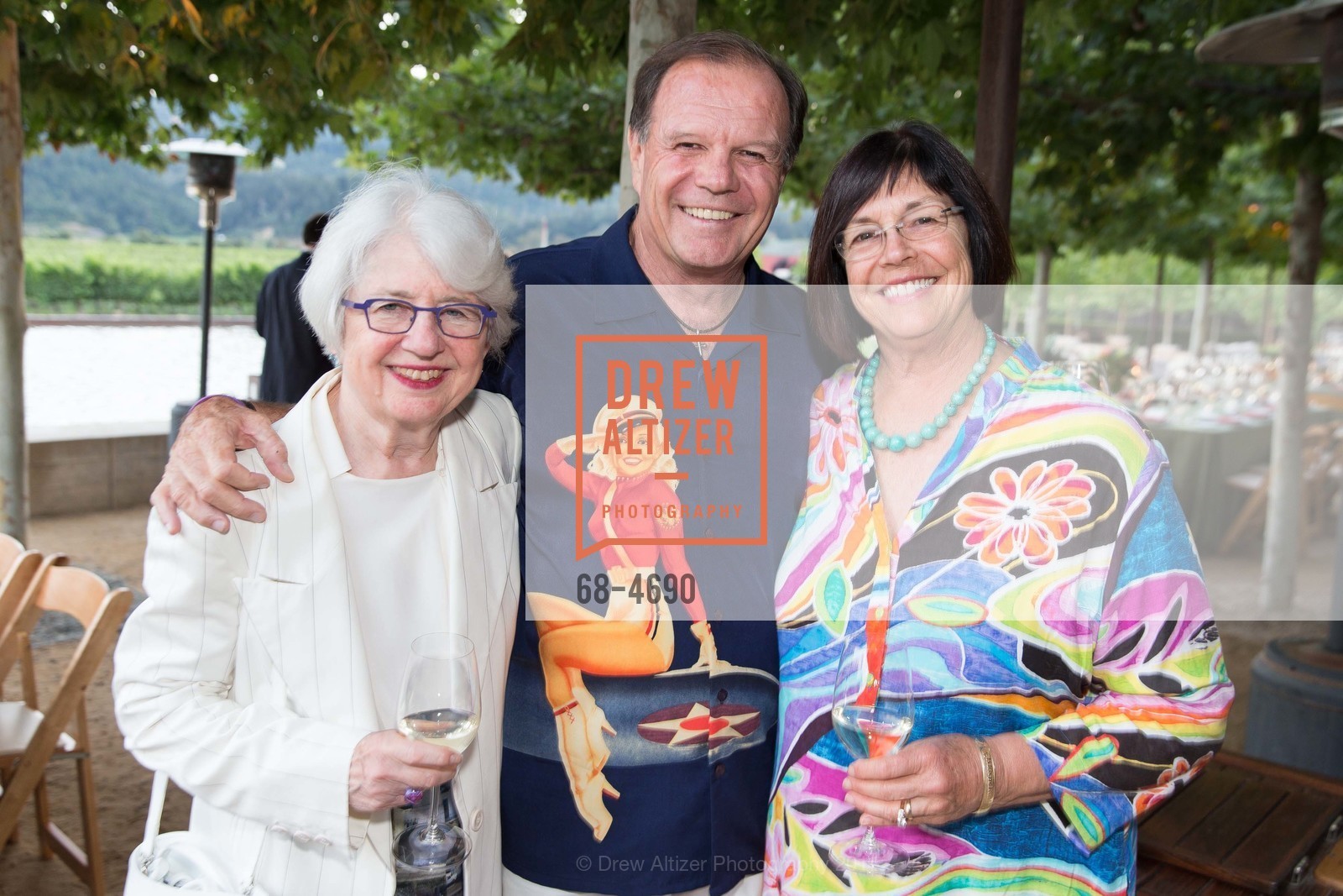 Janet Loustaunou, Steve Moulds, Betsy Moulds, FESTIVAL DEL SOLE Patrons Dinner at ALPHA OMEGA, US, July 17th, 2014, Photo #68-4690 Janet Loustaunou, Steve Moulds, Betsy Moulds, Photo #68-4690