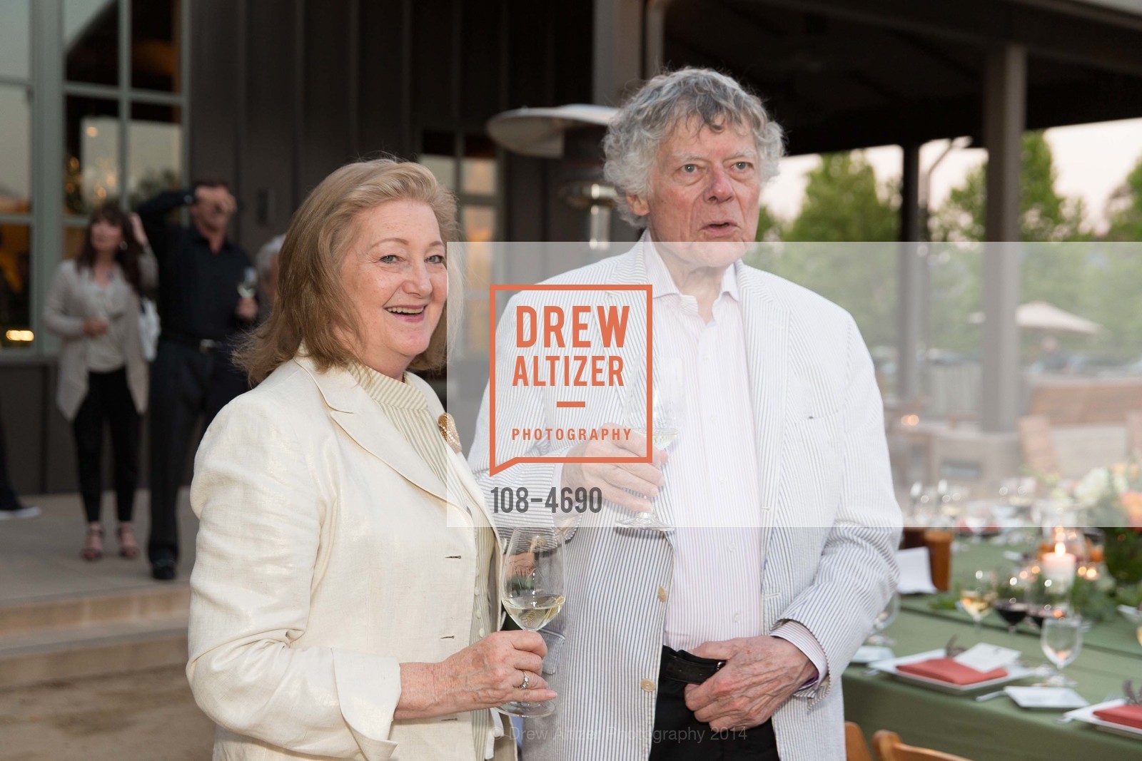 Martha Bredon, Gordon P. Getty, FESTIVAL DEL SOLE Patrons Dinner at ALPHA OMEGA, US, July 17th, 2014, Photo #108-4690 Martha Bredon, Gordon P. Getty, Photo #108-4690