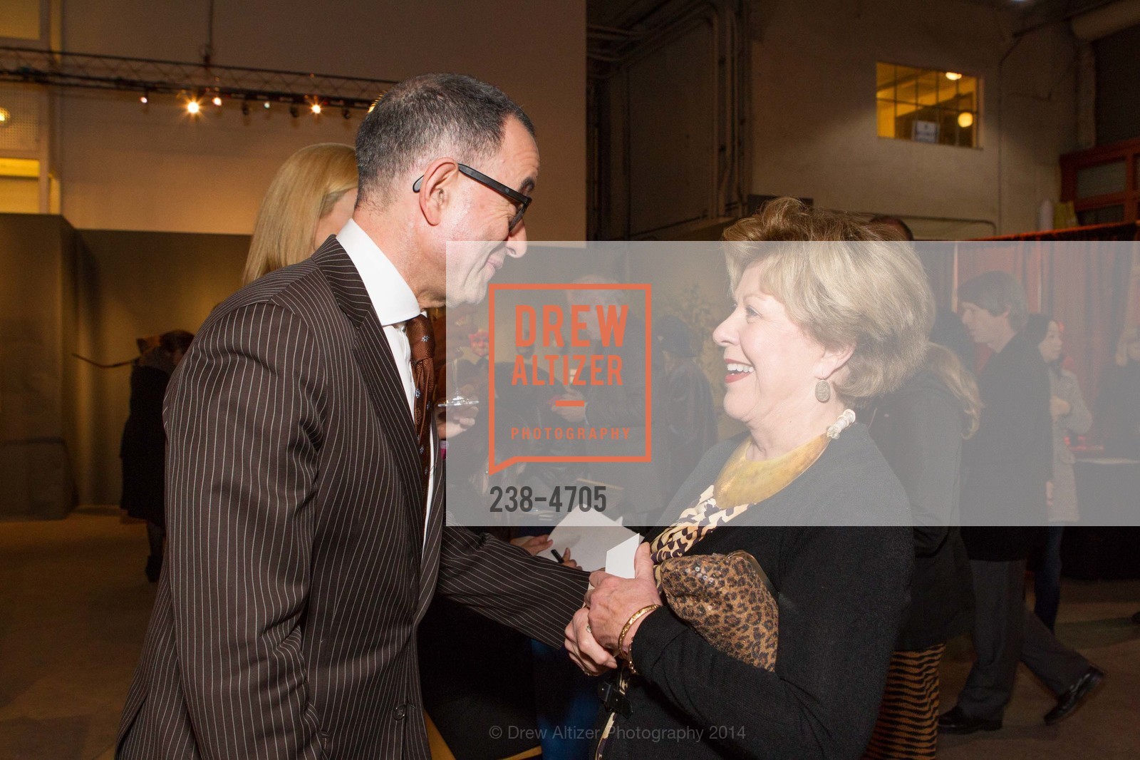 Colin Bailey, Peggy Karren, San Francisco Tribal & Textile Arts Show Opening Preview Gala, US, February 6th, 2014, Photo #238-4705 Colin Bailey, Peggy Karren, Photo #238-4705