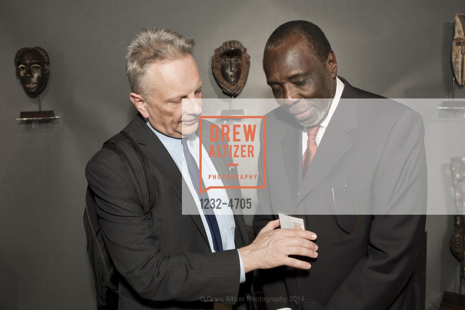 Jan Grootaers, Oumar Keinde, San Francisco Tribal & Textile Arts Show Opening Preview Gala, US, February 6th, 2014, Photo #1232-4705 Jan Grootaers, Oumar Keinde, Photo #1232-4705