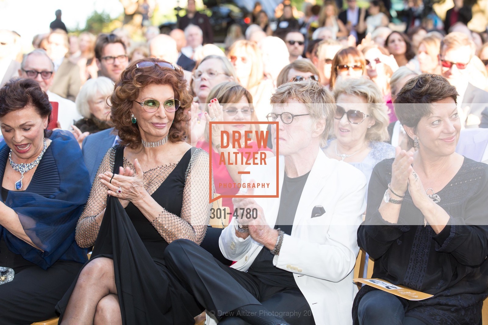 Maria Manetti Shrem, Sophia Loren, Robert Redford, Sibylle Szaggars, FESTIVAL DEL SOLE Bella Italia! Tribute to Sophia Loren at FAR NIENTE, US, July 19th, 2014, Photo #301-4780 Maria Manetti Shrem, Sophia Loren, Robert Redford, Sibylle Szaggars, Photo #301-4780
