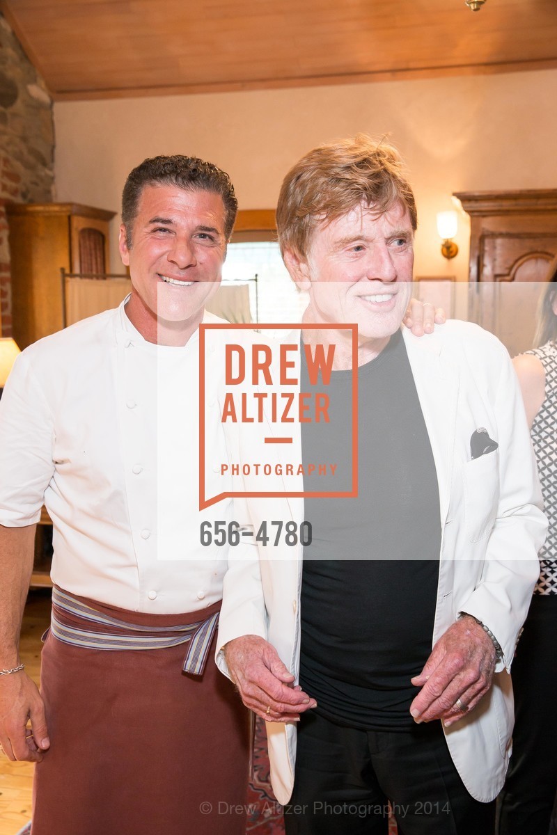 Chef Michael Chiarello, Robert Redford, FESTIVAL DEL SOLE Bella Italia! Tribute to Sophia Loren at FAR NIENTE, US, July 19th, 2014, Photo #656-4780 Chef Michael Chiarello, Robert Redford, Photo #656-4780