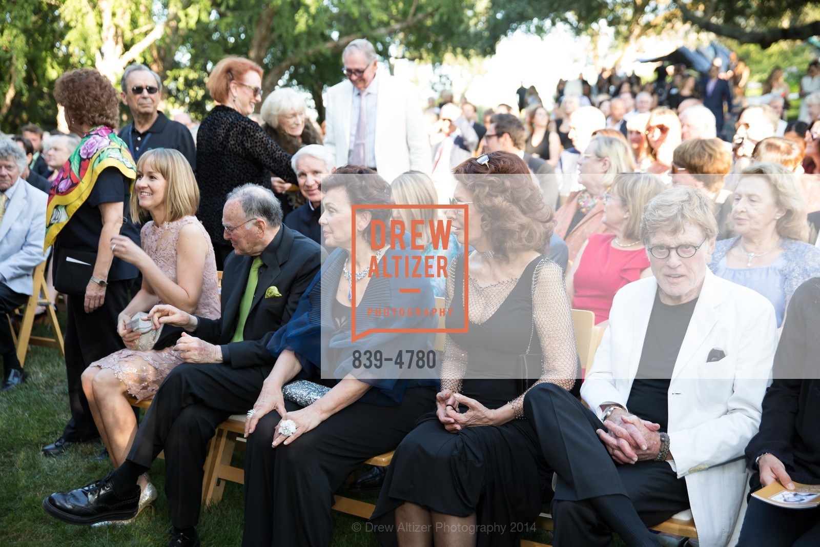 Jan Shrem, Maria Manetti Shrem, Sophia Loren, Robert Redford, FESTIVAL DEL SOLE Bella Italia! Tribute to Sophia Loren at FAR NIENTE, US, July 19th, 2014, Photo #839-4780 Jan Shrem, Maria Manetti Shrem, Sophia Loren, Robert Redford, Photo #839-4780