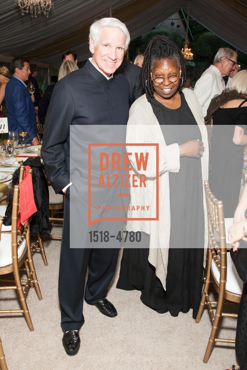 Timothy Blackburn, Whoopi Goldberg, FESTIVAL DEL SOLE Bella Italia! Tribute to Sophia Loren at FAR NIENTE, US, July 19th, 2014, Photo #1518-4780 Timothy Blackburn, Whoopi Goldberg, Photo #1518-4780