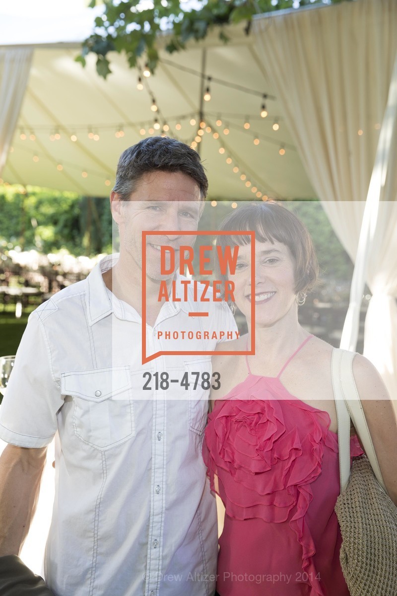 Derek Dwyer, Christina Julian, SINEGAL ESTATE WINERY Harvest Party, US, October 19th, 2014, Photo #218-4783 Derek Dwyer, Christina Julian, Photo #218-4783