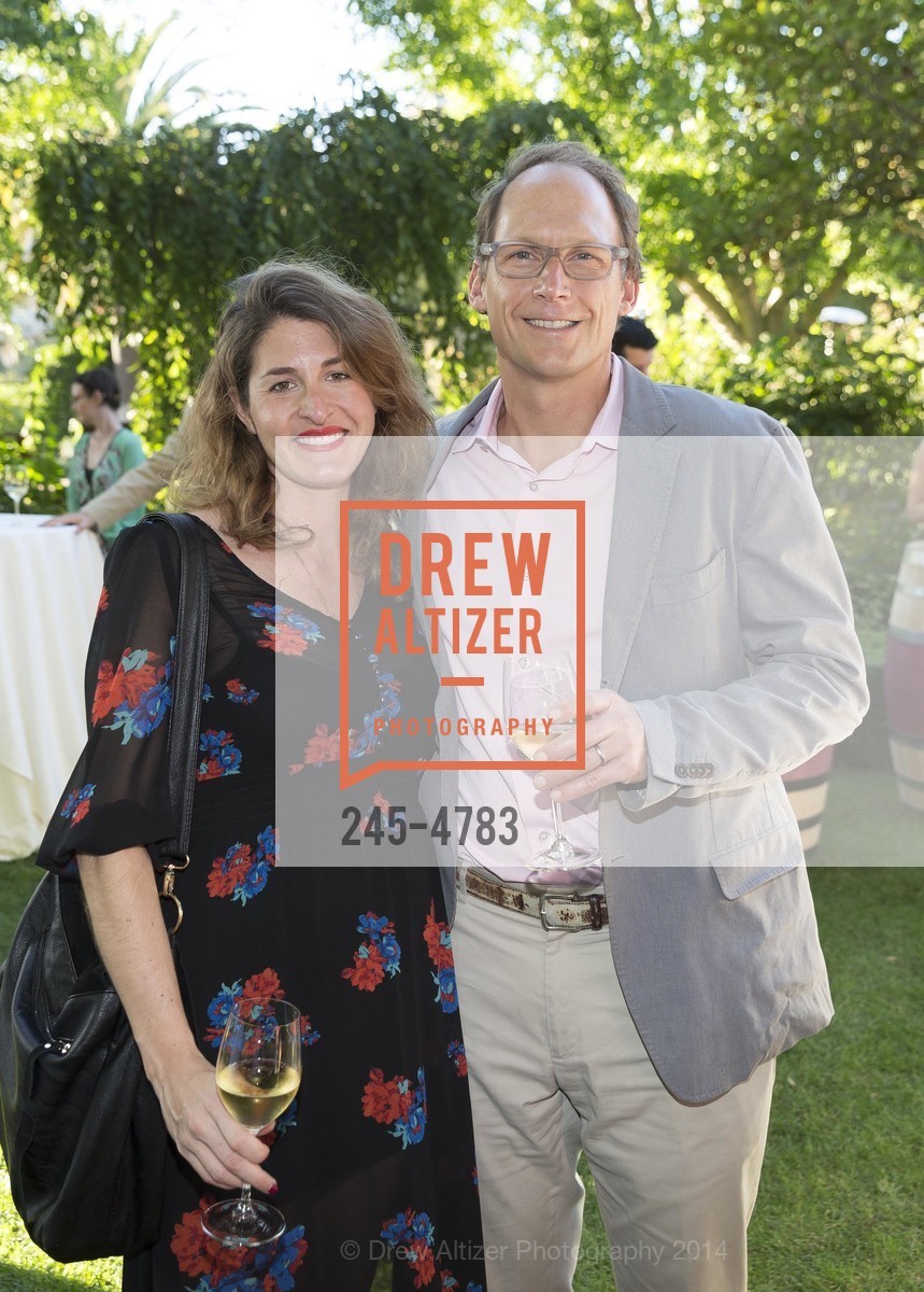 Schuyler Bailer, Hal Bailey, SINEGAL ESTATE WINERY Harvest Party, US, October 19th, 2014, Photo #245-4783 Schuyler Bailer, Hal Bailey, Photo #245-4783