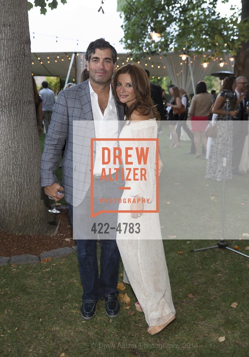 Keith Ross, Claudia Ross, SINEGAL ESTATE WINERY Harvest Party, US, October 19th, 2014, Photo #422-4783 Keith Ross, Claudia Ross, Photo #422-4783