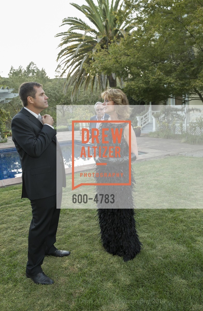 David Sinegal, Catherine Fallis, SINEGAL ESTATE WINERY Harvest Party, US, October 19th, 2014, Photo #600-4783 David Sinegal, Catherine Fallis, Photo #600-4783