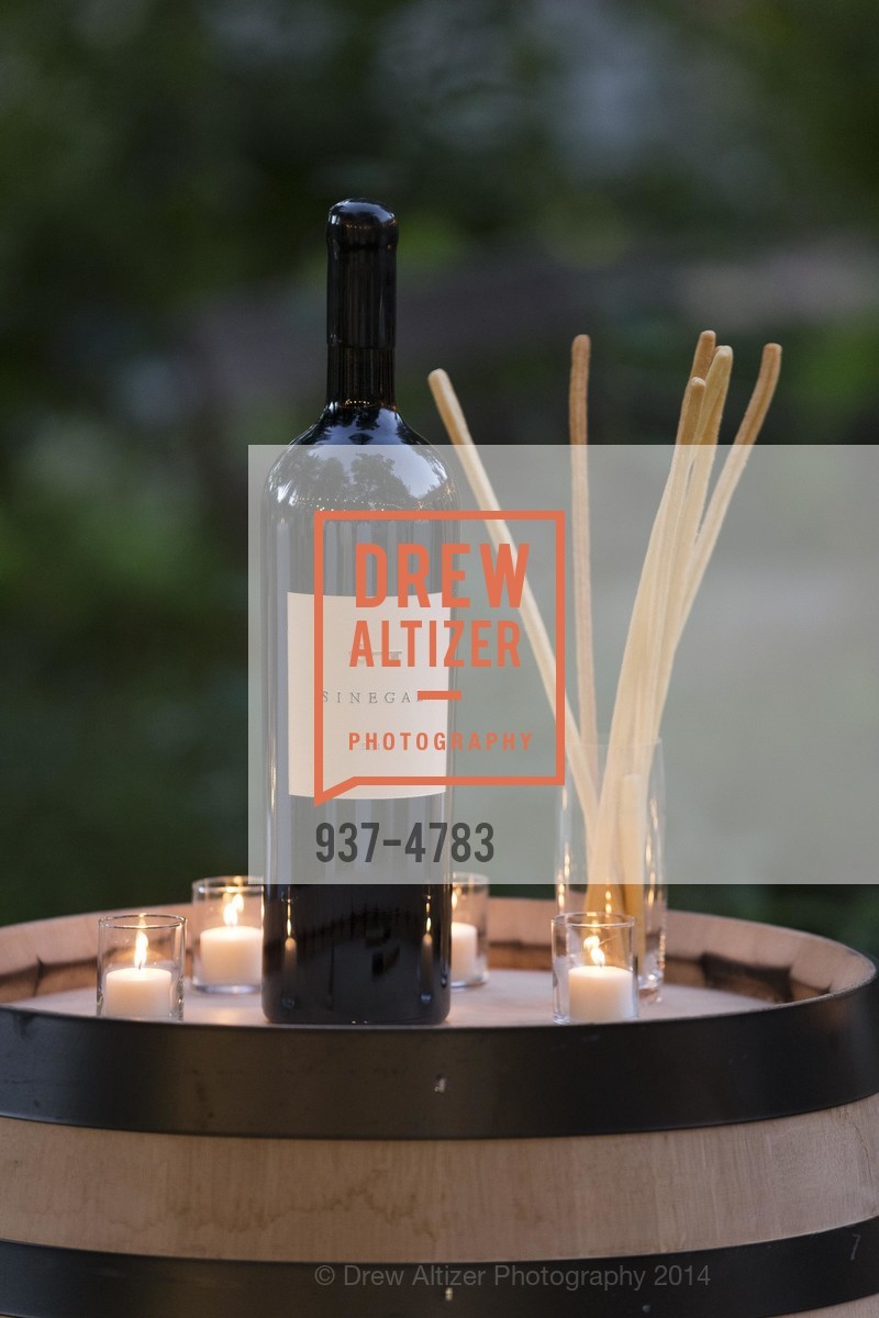 Atmosphere, SINEGAL ESTATE WINERY Harvest Party, US, October 19th, 2014, Photo #937-4783 Atmosphere, Photo #937-4783