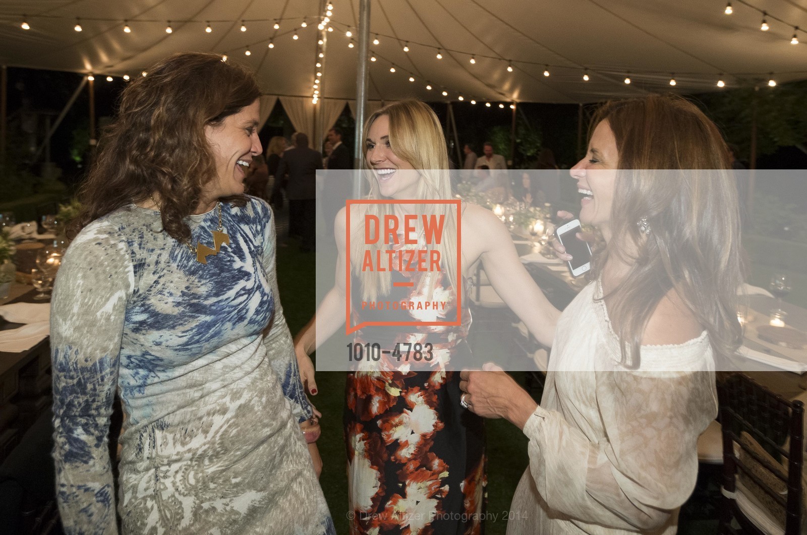 Elizabeth Welborn, Shelley Sinegal, Claudia Ross, SINEGAL ESTATE WINERY Harvest Party, US, October 19th, 2014, Photo #1010-4783 Elizabeth Welborn, Shelley Sinegal, Claudia Ross, Photo #1010-4783