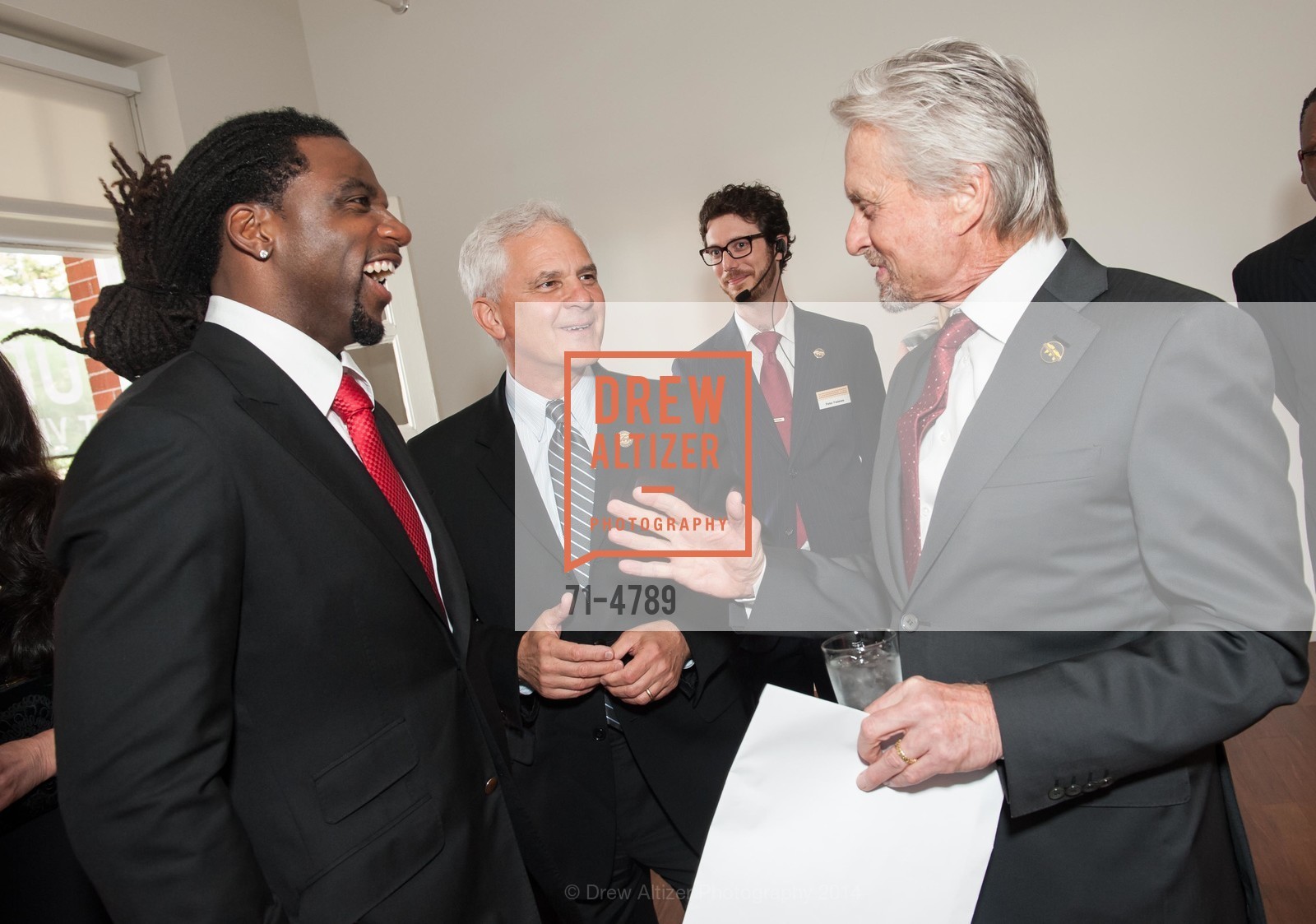 Donte Stallworth, Joe Cirincione, Michael Douglas, PLOUGHSHARES FUND Chain Reaction 2014, US, June 3rd, 2014, Photo #71-4789 Donte Stallworth, Joe Cirincione, Michael Douglas, Photo #71-4789