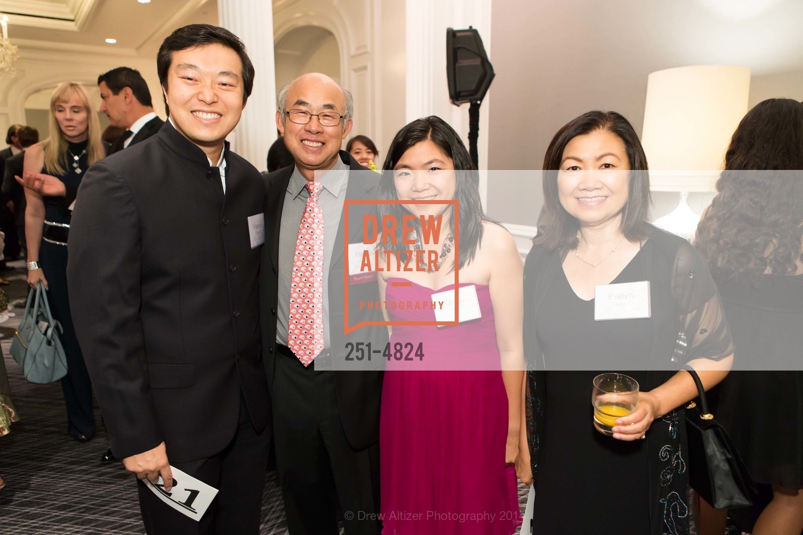 Wayne Lee, Francis Lee, Grace Lee, Evelyn Lee, ReSURGE INTERNATIONAL 2014 Transformations Gala, US, October 19th, 2014, Photo #251-4824 Wayne Lee, Francis Lee, Grace Lee, Evelyn Lee, Photo #251-4824
