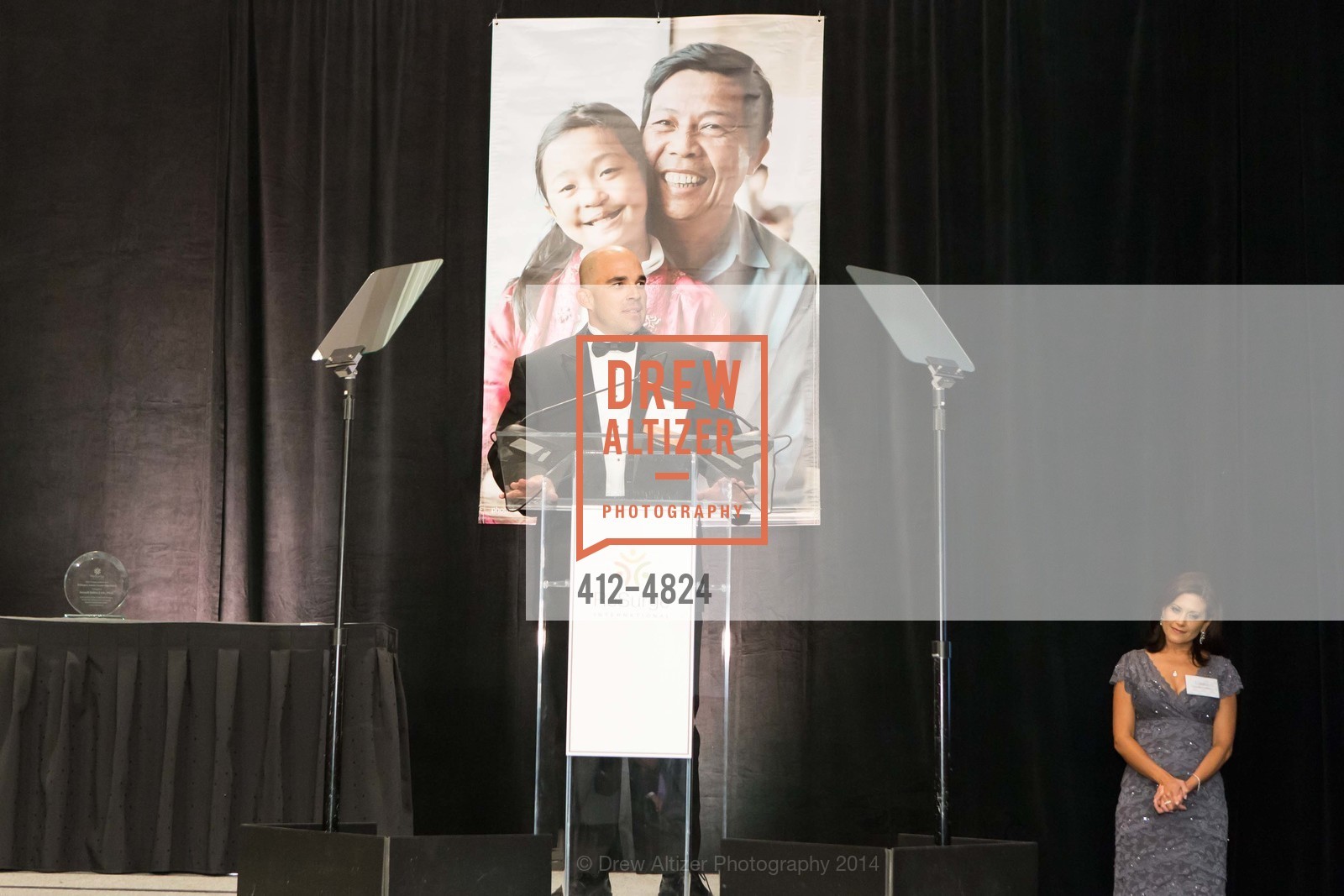 Tim Smith, ReSURGE INTERNATIONAL 2014 Transformations Gala, US, October 19th, 2014, Photo #412-4824 Tim Smith, Photo #412-4824