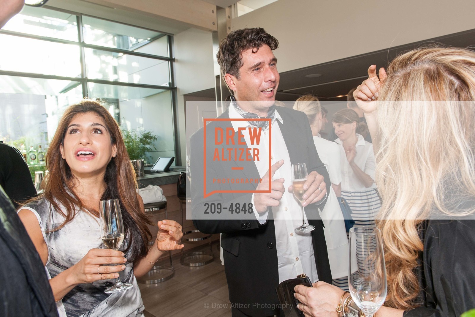Negar Mohammedi, Dominique Piotet, VOGUE Dinner at THE BATTERY, US, July 21st, 2014, Photo #209-4848 Negar Mohammedi, Dominique Piotet, Photo #209-4848