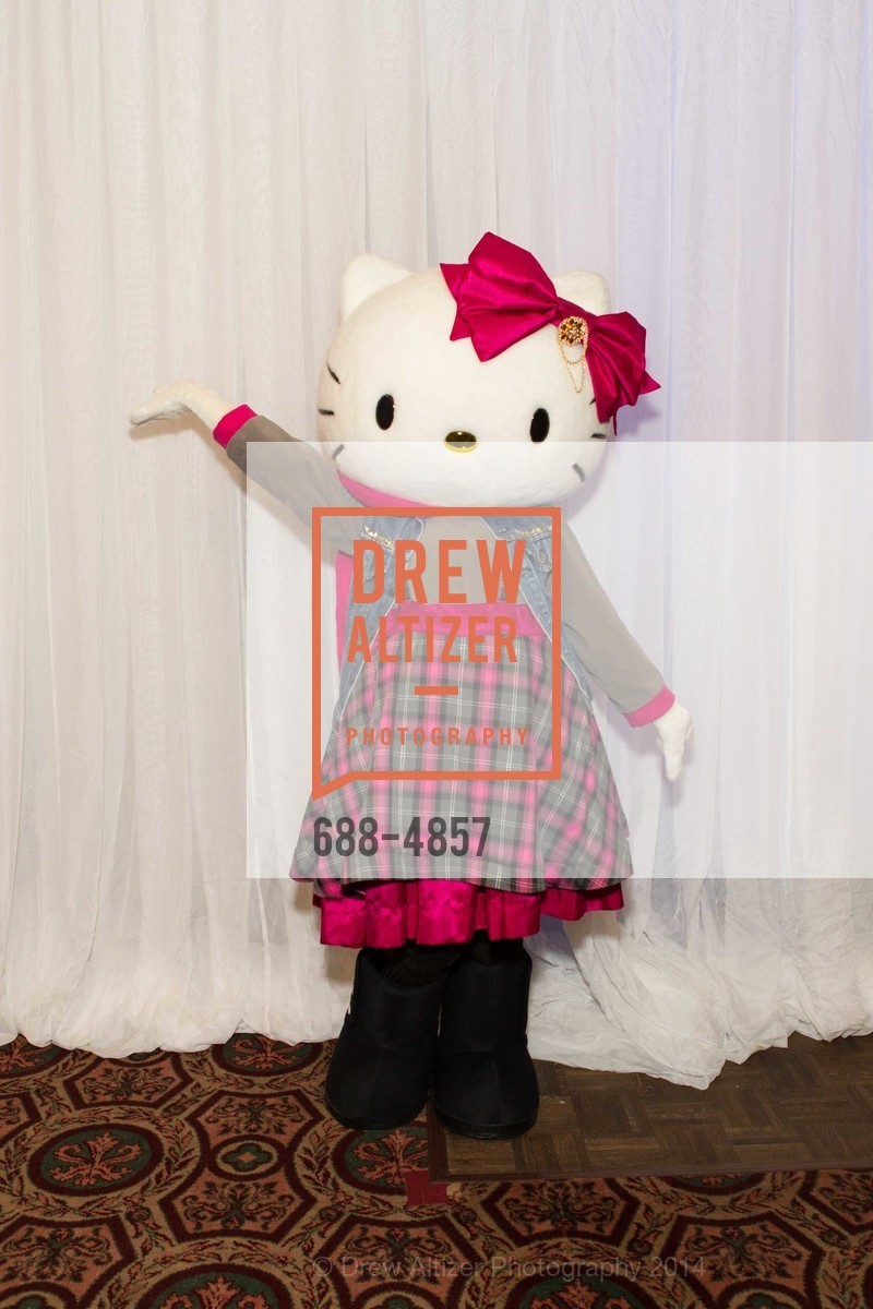 Hello Kitty, MACY'S PASSPORT Glamorama 2014, Golden Gate Theater. 1 Taylor Street, September 12th, 2014, Photo #688-4857 Hello Kitty, Photo #688-4857