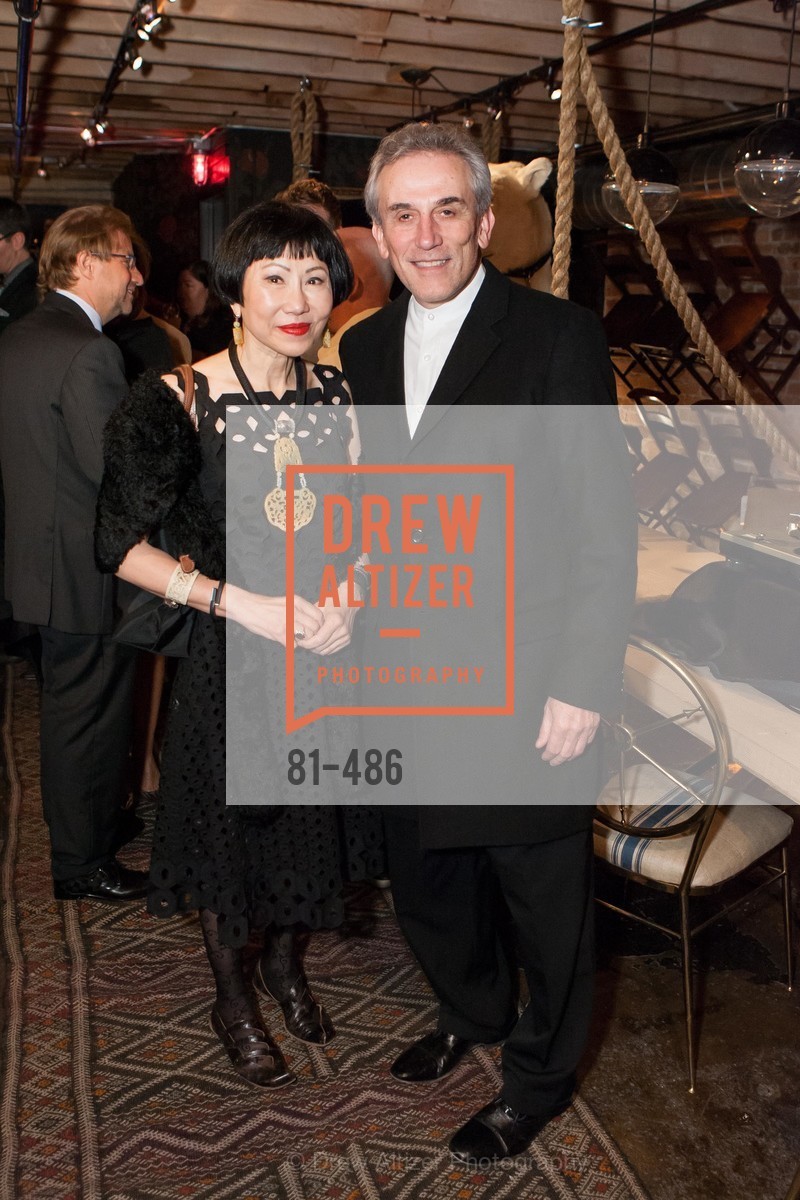 Amy Tan, Lou DeMattei, Photo #81-486