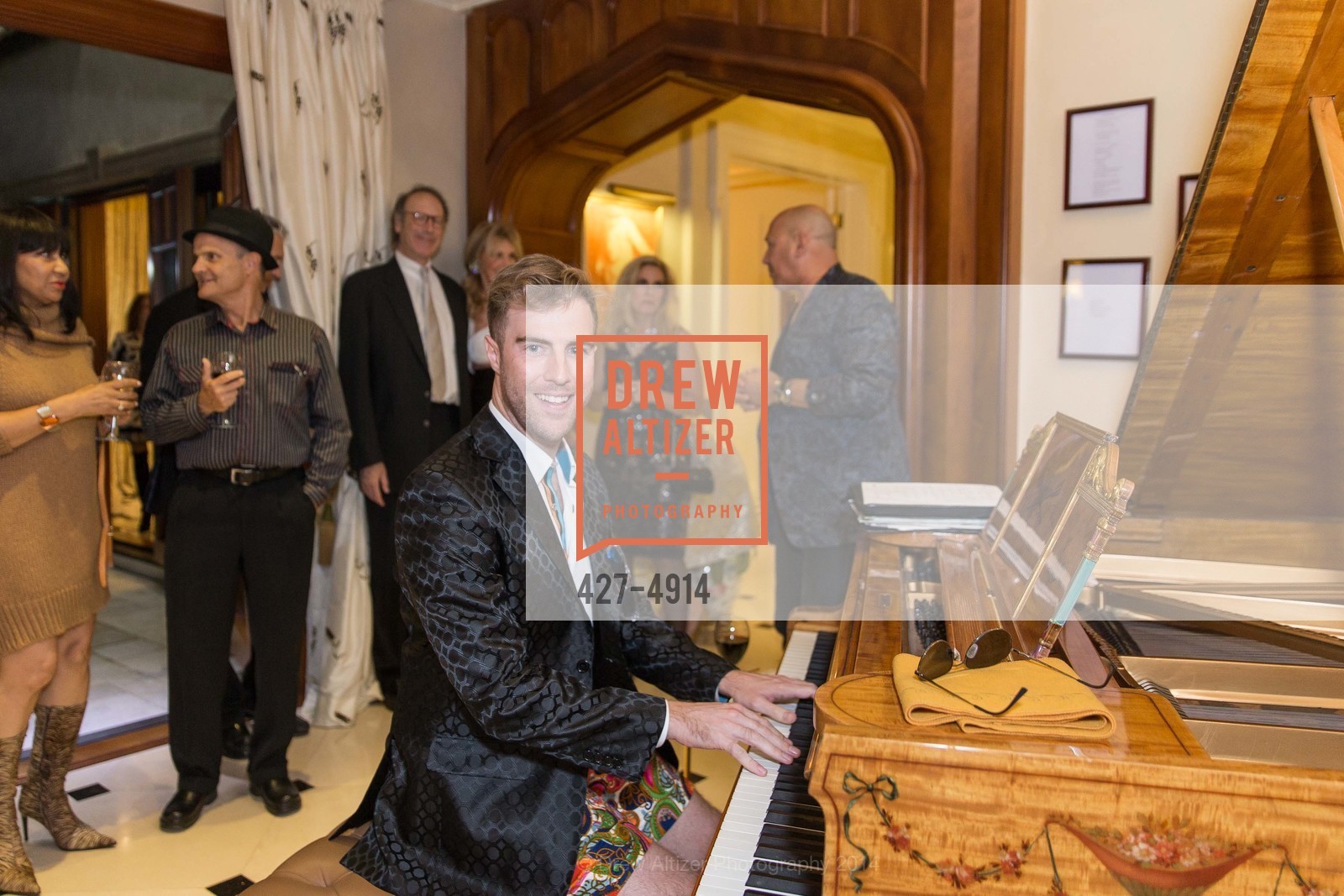 Performance By Matthew Kimball, ARTHRITIS FOUNDATION'S Benefactors Reception, US, September 30th, 2014, Photo #427-4914 Performance By Matthew Kimball, Photo #427-4914