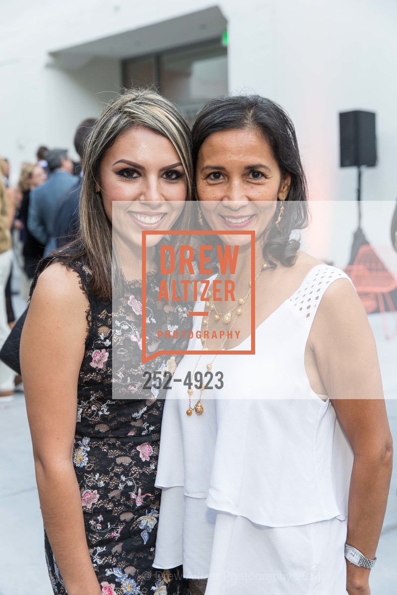 Claire Villarreal, Cynthia Keeley, COLLEGE TRACK-old, US, September 13th, 2014, Photo #252-4923 Claire Villarreal, Cynthia Keeley, Photo #252-4923