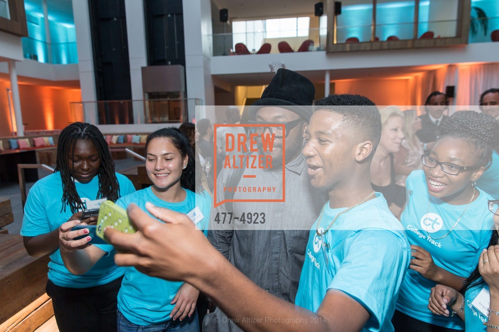 Will.I.Am, COLLEGE TRACK-old, US, September 13th, 2014, Photo #477-4923 Will.I.Am, Photo #477-4923