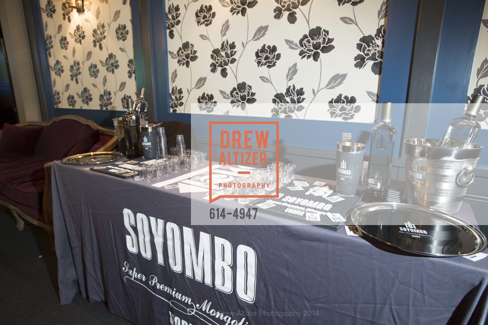 Atmosphere, 140210-EatDrink-reupload, US, February 10th, 2014, Photo #614-4947 Atmosphere, Photo #614-4947