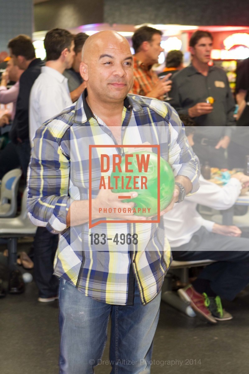 Derek Gray, SCAVULLO DESIGN & WHITESIDE MANAGEMENT Bowling Party, US, December 5th, 2014, Photo #183-4968 Derek Gray, Photo #183-4968