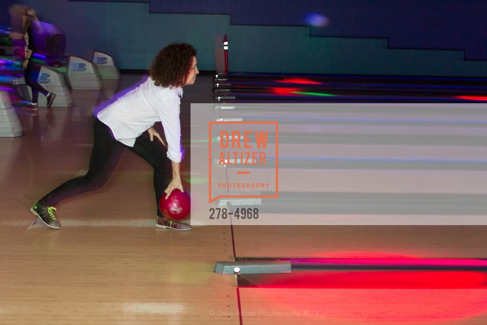 Katherine Schwertner, SCAVULLO DESIGN & WHITESIDE MANAGEMENT Bowling Party, US, December 5th, 2014, Photo #278-4968 Katherine Schwertner, Photo #278-4968