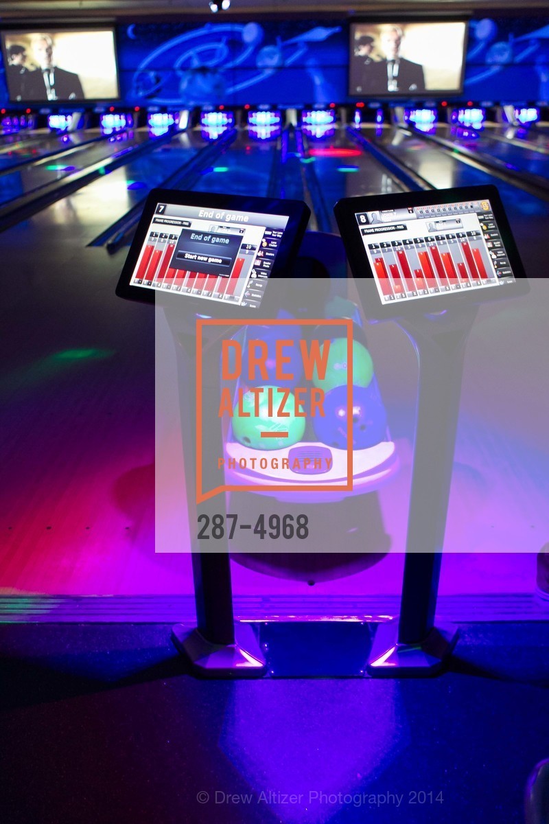 Atmosphere, SCAVULLO DESIGN & WHITESIDE MANAGEMENT Bowling Party, US, December 5th, 2014, Photo #287-4968 Atmosphere, Photo #287-4968