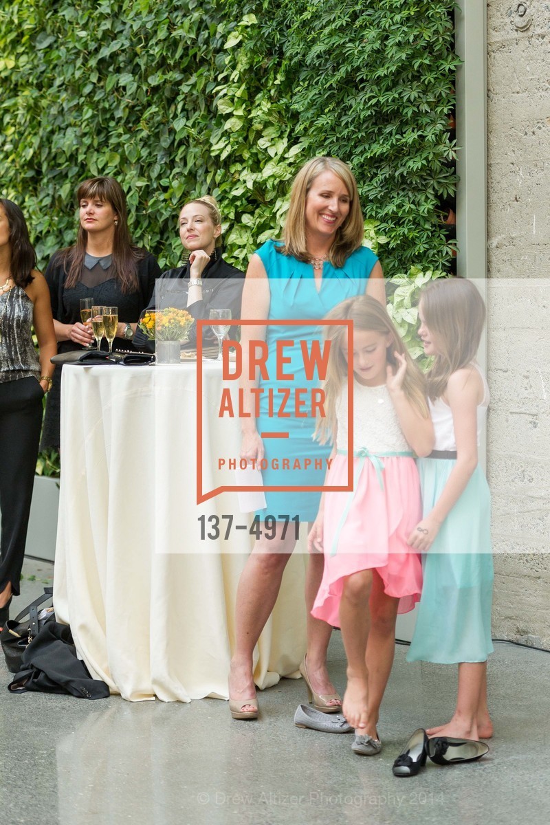 Christa Skov, Abby Skov, Izzy Skov, LA COCINA'S 2nd Annual Gala, US, May 12th, 2014, Photo #137-4971 Christa Skov, Abby Skov, Izzy Skov, Photo #137-4971