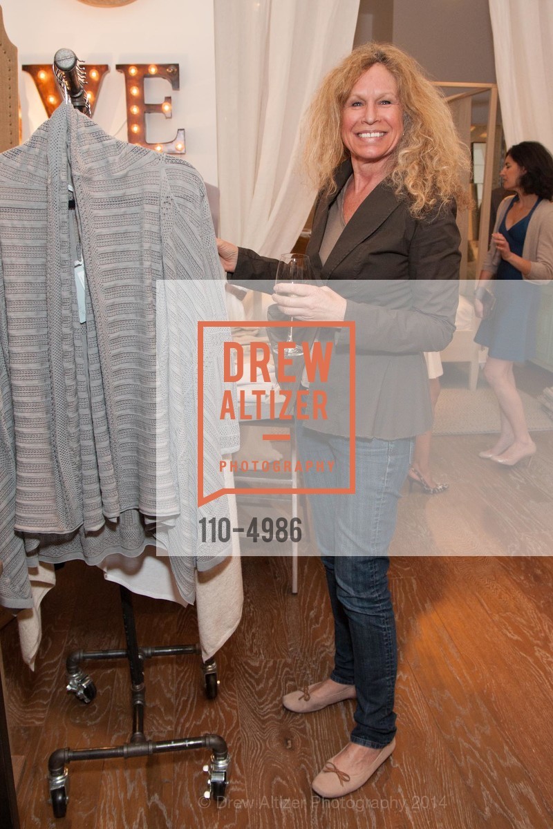 Cindy McEntire, Jessie Black Store Opening Event, US, June 5th, 2014, Photo #110-4986 Cindy McEntire, Photo #110-4986