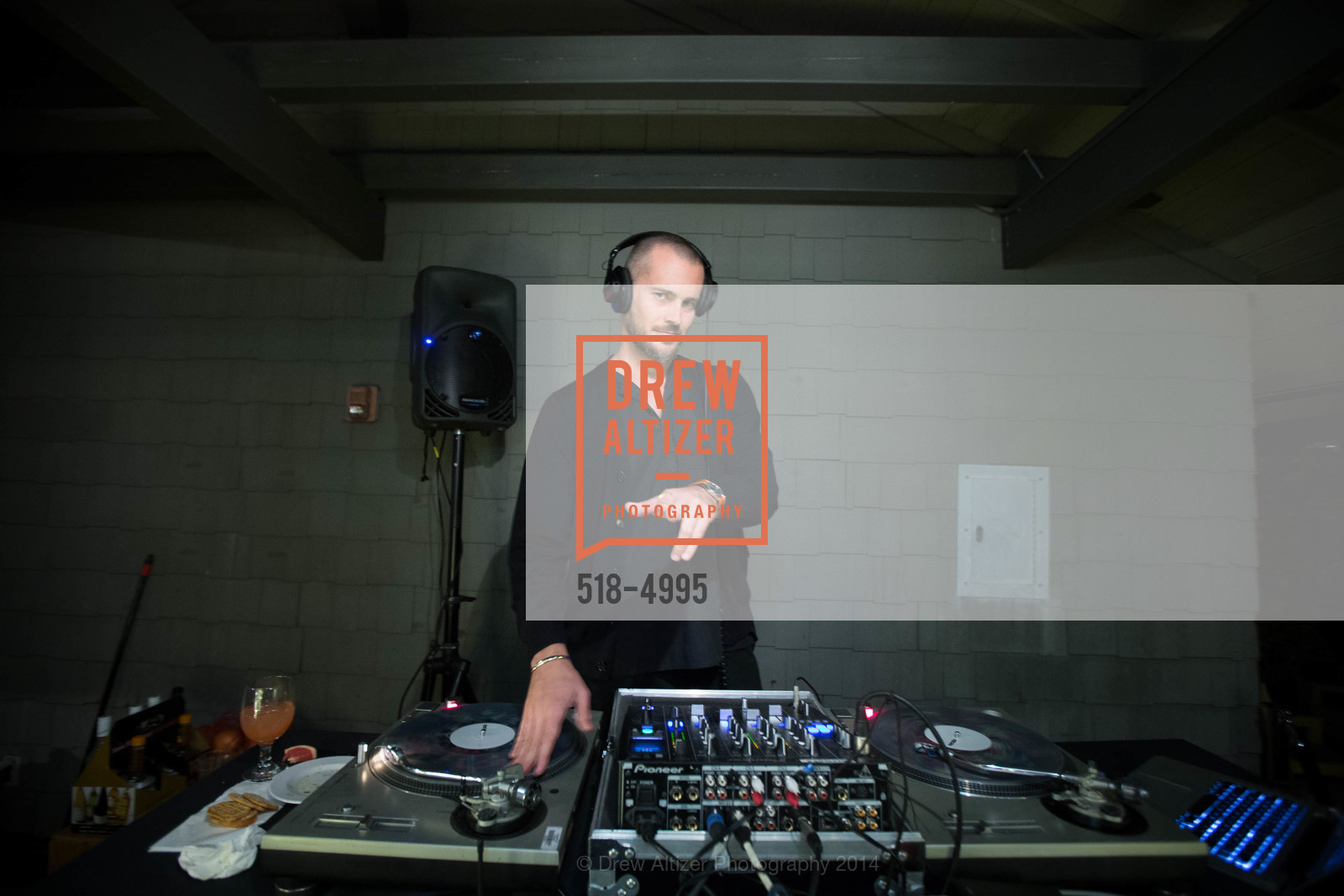 Dj, HOOMAN'S 40th Birthday at Bay Club Stone Tree, US, November 9th, 2014, Photo #518-4995 Dj, Photo #518-4995