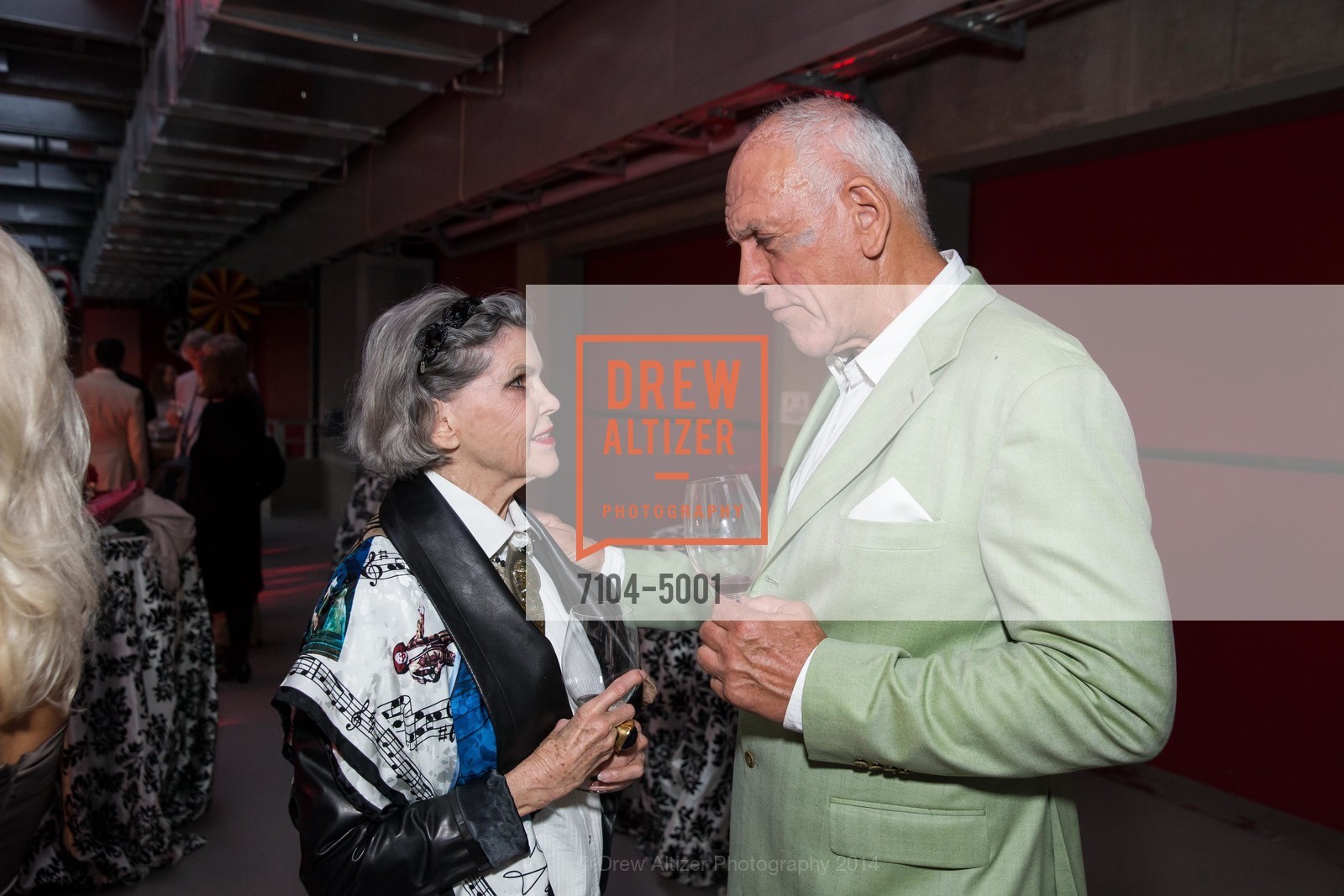 Donna Long, Dario Sattui, FESTIVAL DEL SOLE Dinner at HALL ST. HELENA, US, July 18th, 2014, Photo #7104-5001 Donna Long, Dario Sattui, Photo #7104-5001