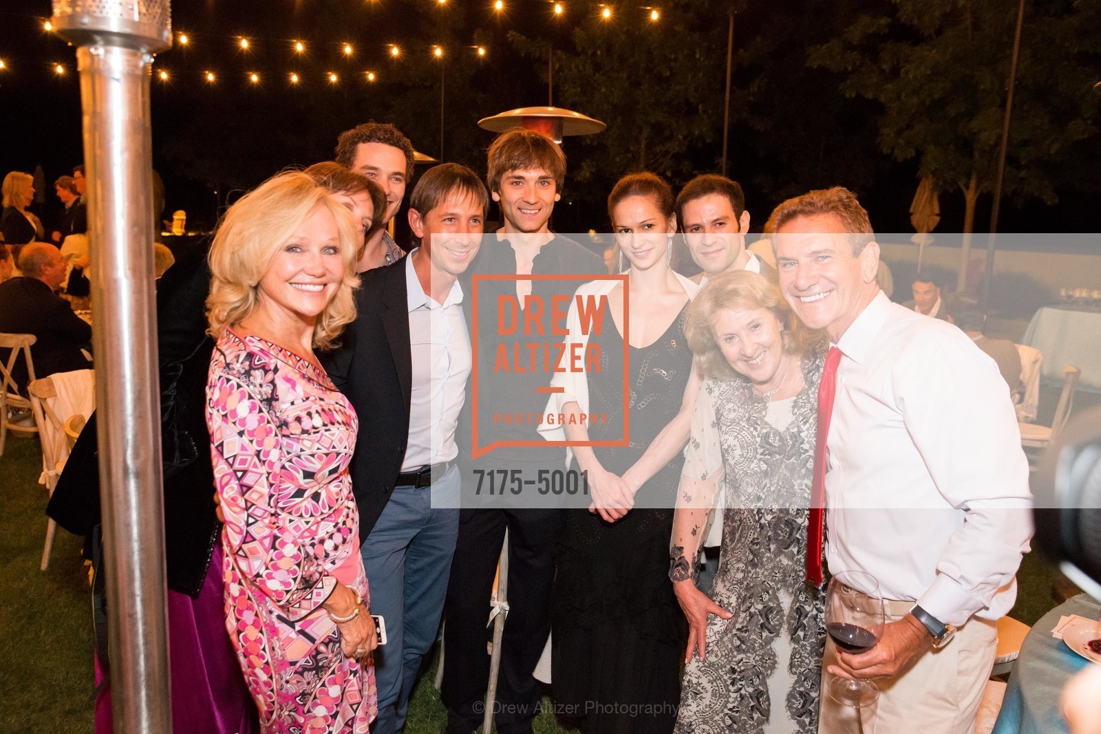 Kathryn Hall, Gianluca Macheda, Maria Shustorovich, Craig Hall, FESTIVAL DEL SOLE Dinner at HALL ST. HELENA, US, July 18th, 2014, Photo #7175-5001 Kathryn Hall, Gianluca Macheda, Maria Shustorovich, Craig Hall, Photo #7175-5001