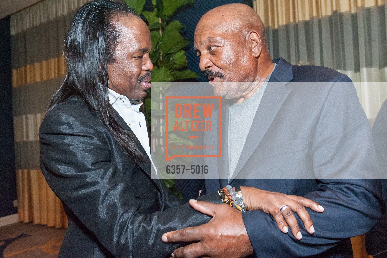 Verdine White, Jim Brown, Photo #6357-5016