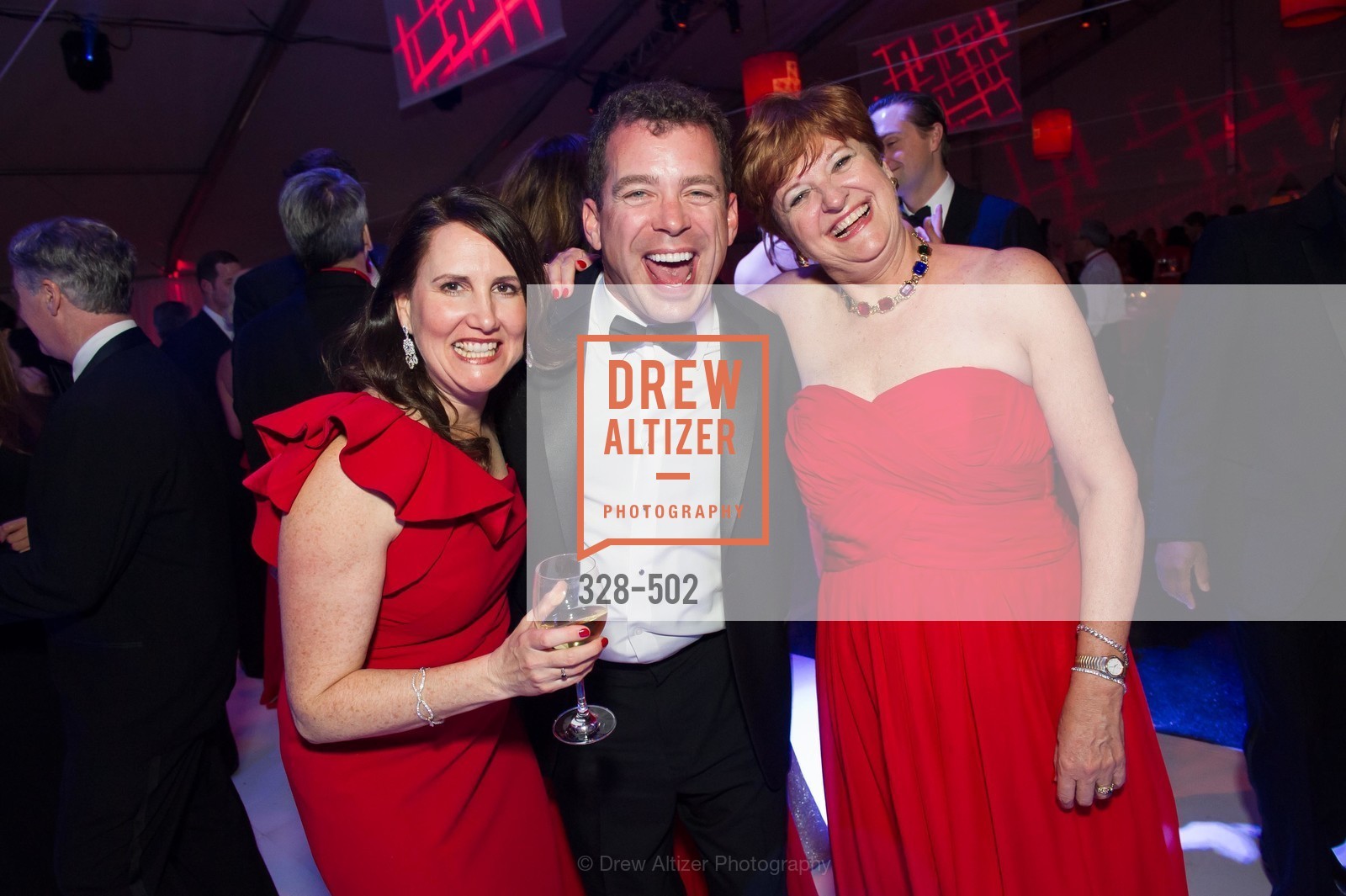 Lauren Coverly, Marcus Molinero, 2014 RED CROSS Gala Honoring Paula Downey as the American Red Cross Bay Area Chapter Humanitarian CEO of the Year, US. Treasure Island (The Great Lawn), Photo #328-502 Lauren Coverly, Marcus Molinero, Photo #328-502
