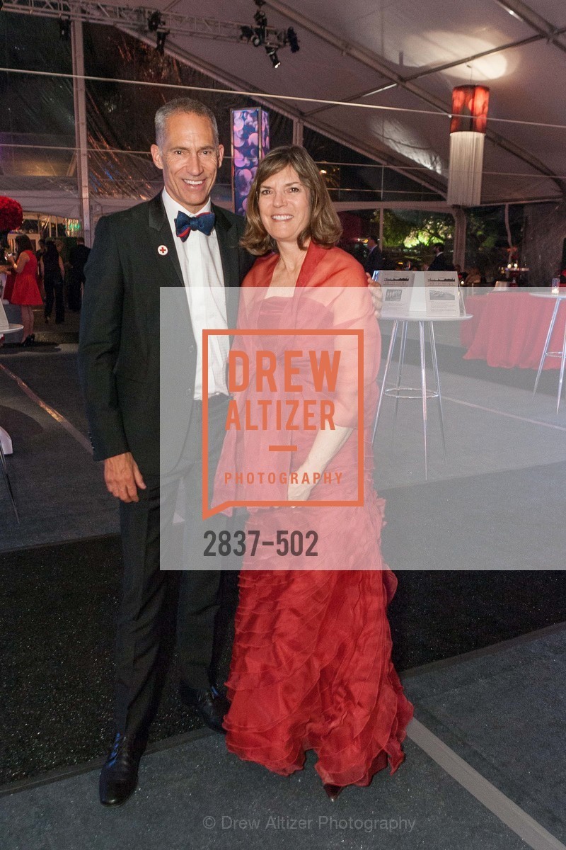Mark Cloutier, Shelly Brown, 2014 RED CROSS Gala Honoring Paula Downey as the American Red Cross Bay Area Chapter Humanitarian CEO of the Year, US. Treasure Island (The Great Lawn), Photo #2837-502 Mark Cloutier, Shelly Brown, Photo #2837-502