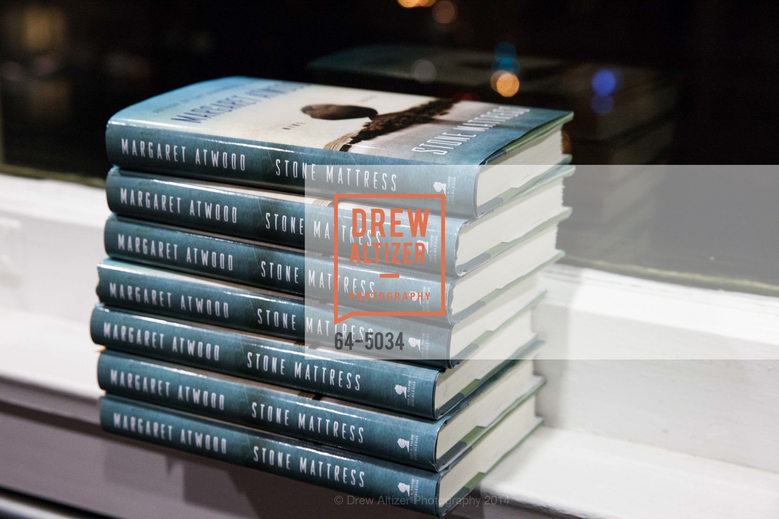 Atmosphere, Margaret Atwood in Conversation with Kelly Corrigan at MEDIUM, US, December 5th, 2014, Photo #64-5034 Atmosphere, Photo #64-5034
