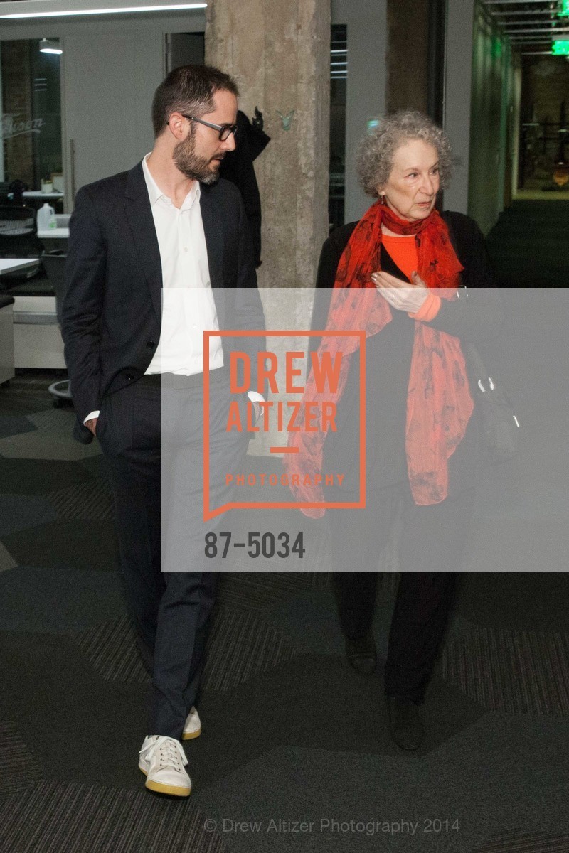 Ev Williams, Margaret Atwood, Margaret Atwood in Conversation with Kelly Corrigan at MEDIUM, US, December 5th, 2014, Photo #87-5034 Ev Williams, Margaret Atwood, Photo #87-5034